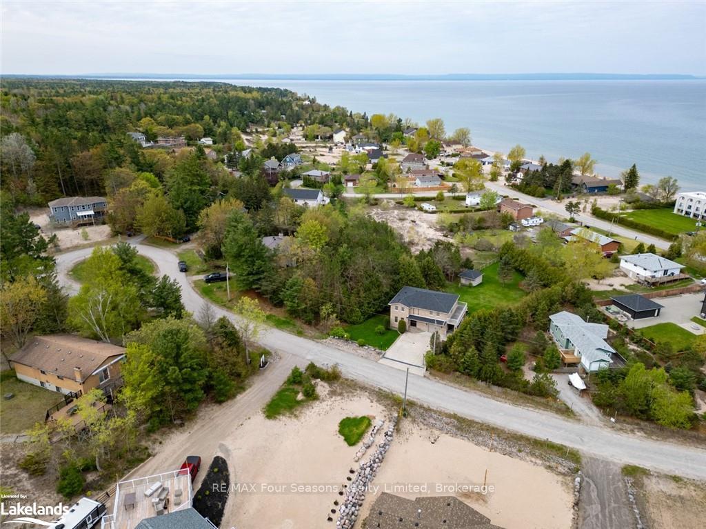 Photo 14 of 10 Lorrie Crescent, Tiny, Rural Tiny — HOMEH
