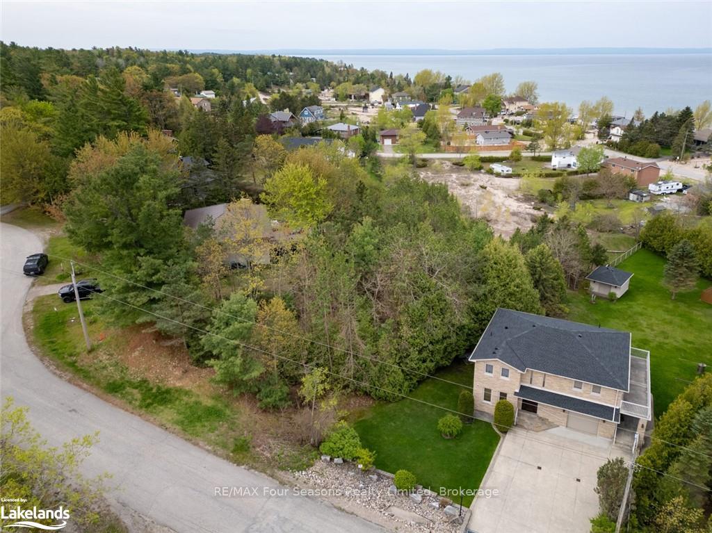Photo 15 of 10 Lorrie Crescent, Tiny, Rural Tiny — HOMEH