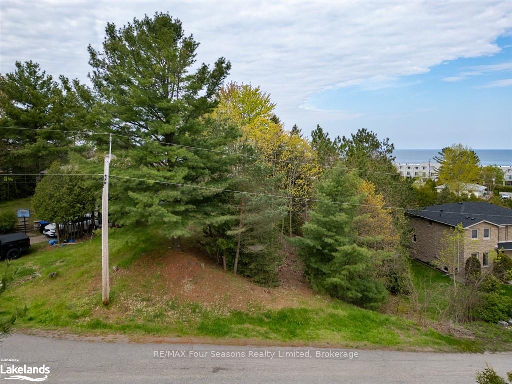 Photo 19 of 10 Lorrie Crescent, Tiny, Rural Tiny — HOMEH