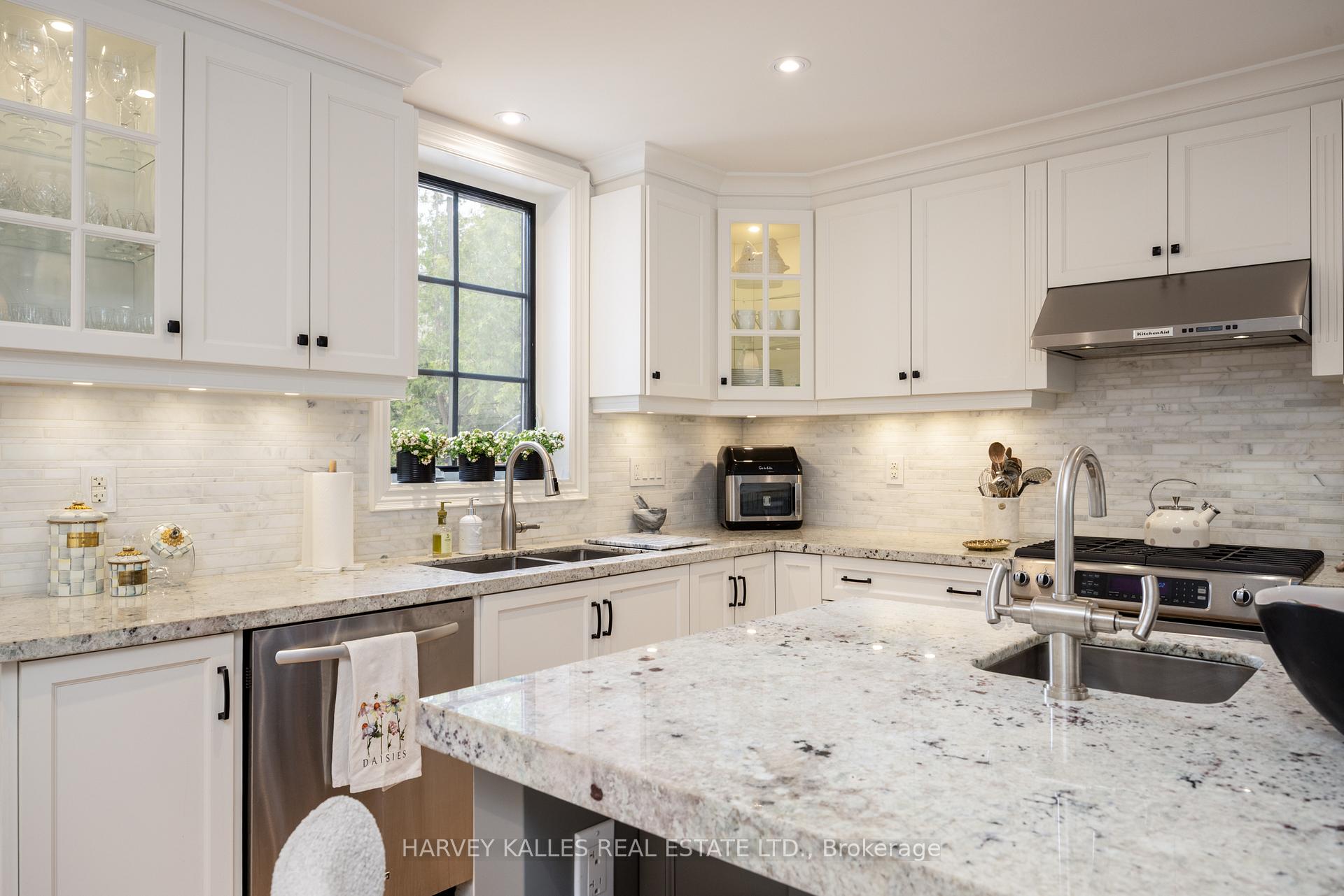Photo 20 of 84 Kimbark Boulevard, Toronto, Bedford Park-Nortown — HOMEH