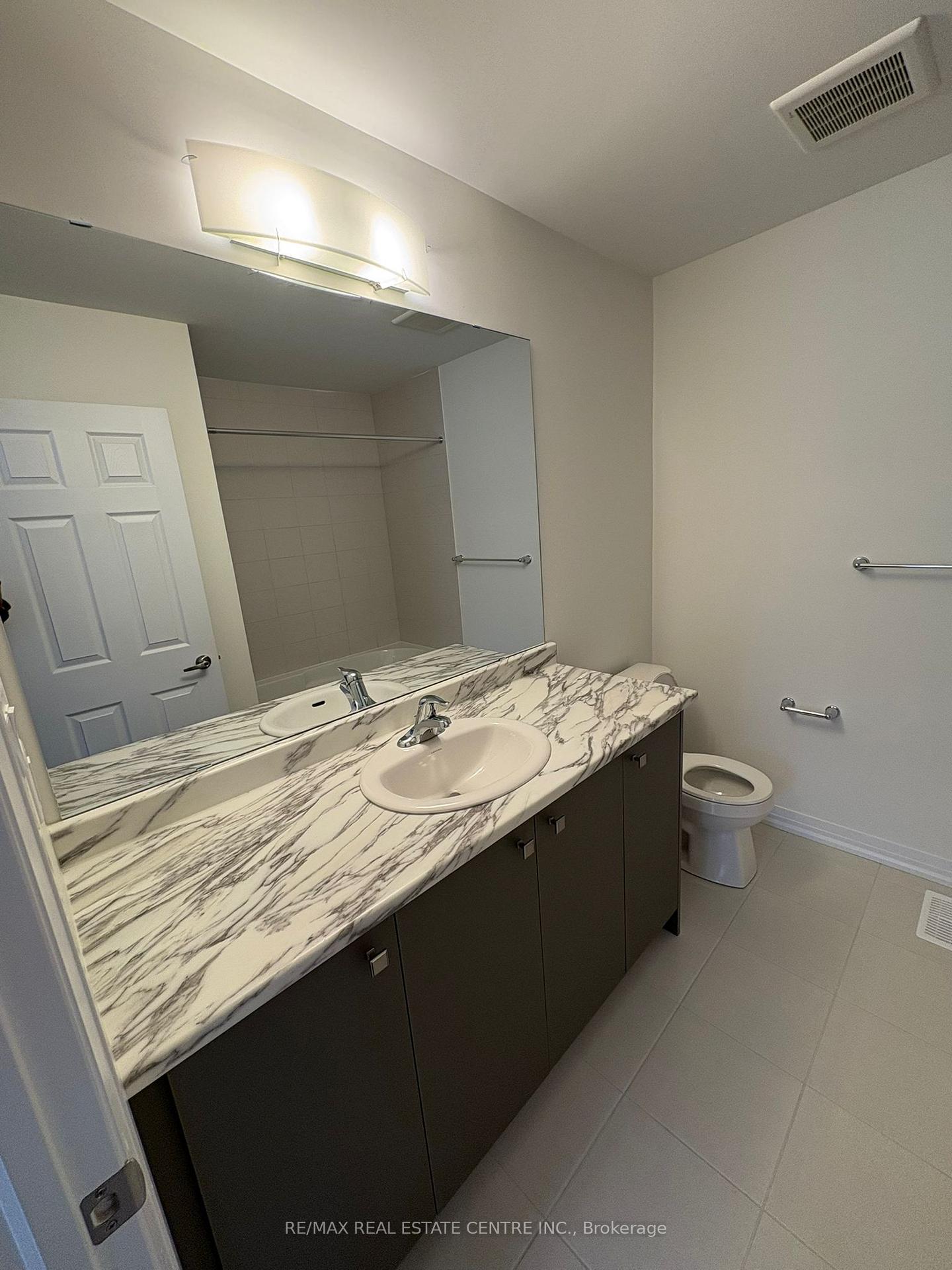 Photo 13 of 11 Brighton Lane, Thorold, Rolling Meadows — HOMEH