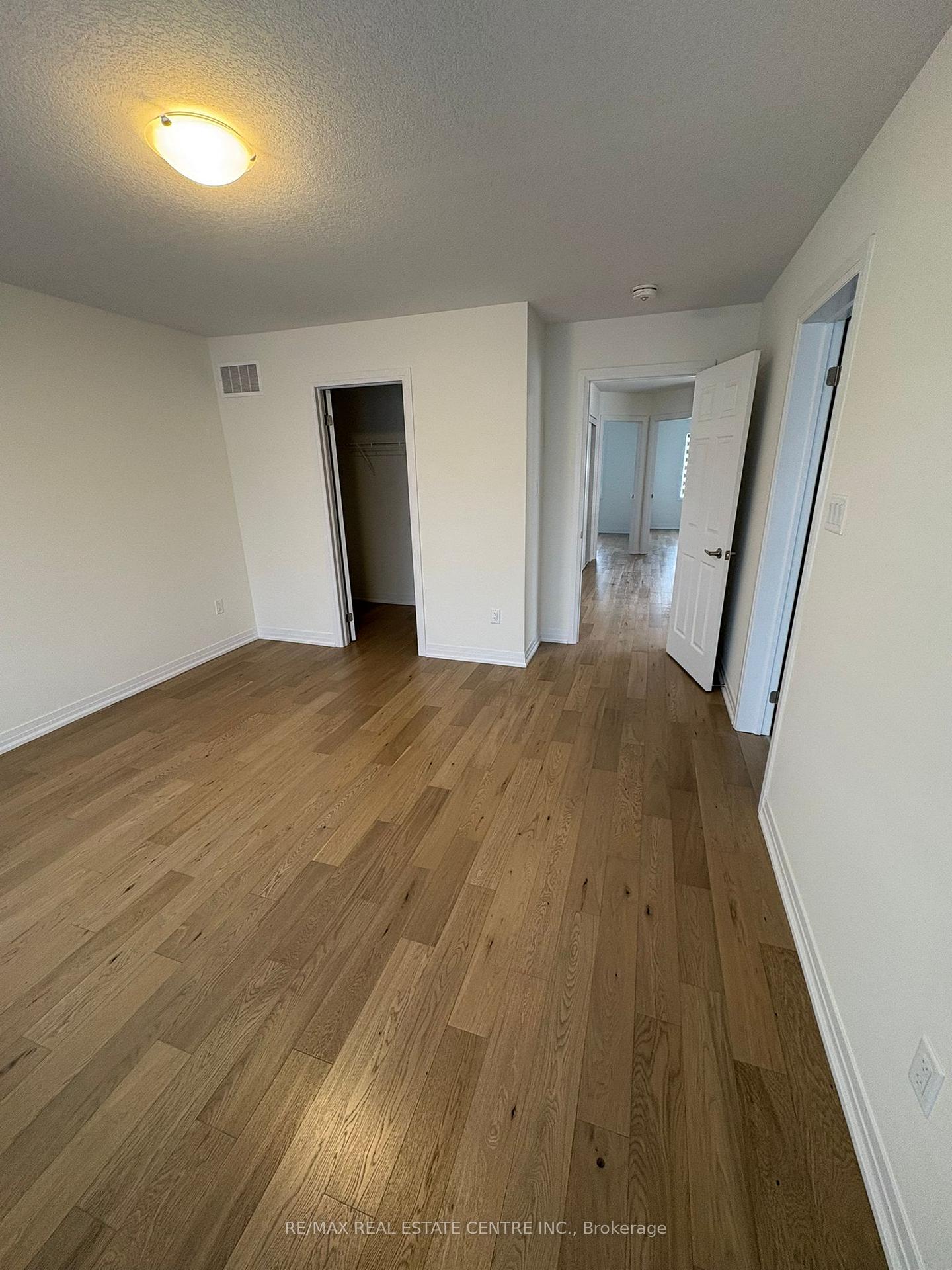Photo 14 of 11 Brighton Lane, Thorold, Rolling Meadows — HOMEH