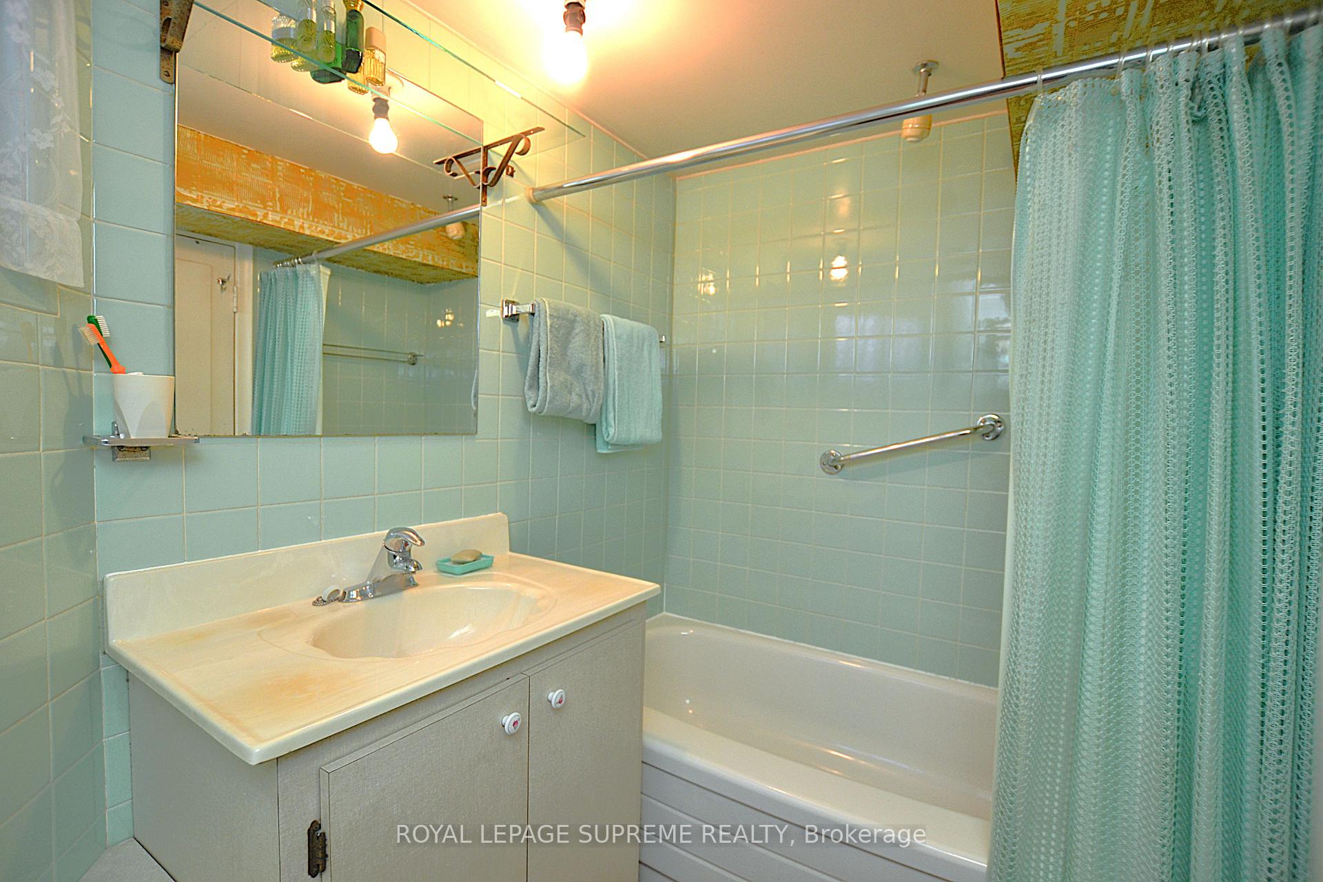 Photo 17 of 24 Muir Avenue, Toronto, Dufferin Grove — HOMEH