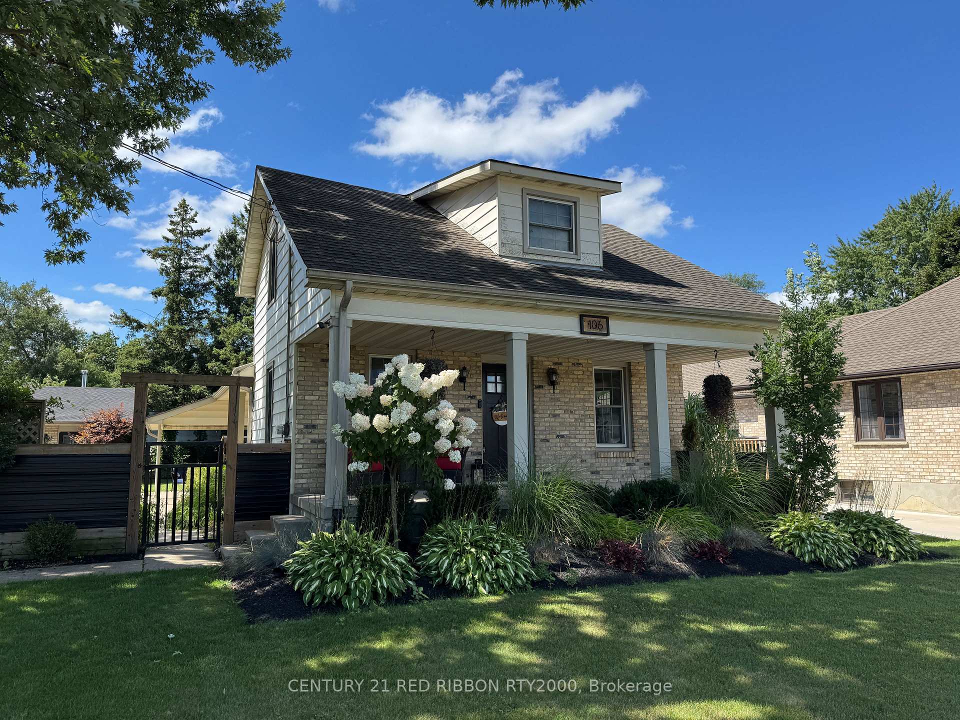 Photo 2 of 106 Egerton Street, Strathroy-Caradoc, SE — HOMEH