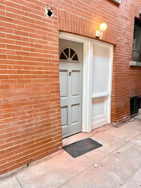Photo 2 of Unit 5, 545 Palmerston Boulevard, Toronto, Palmerston-Little Italy — HOMEH