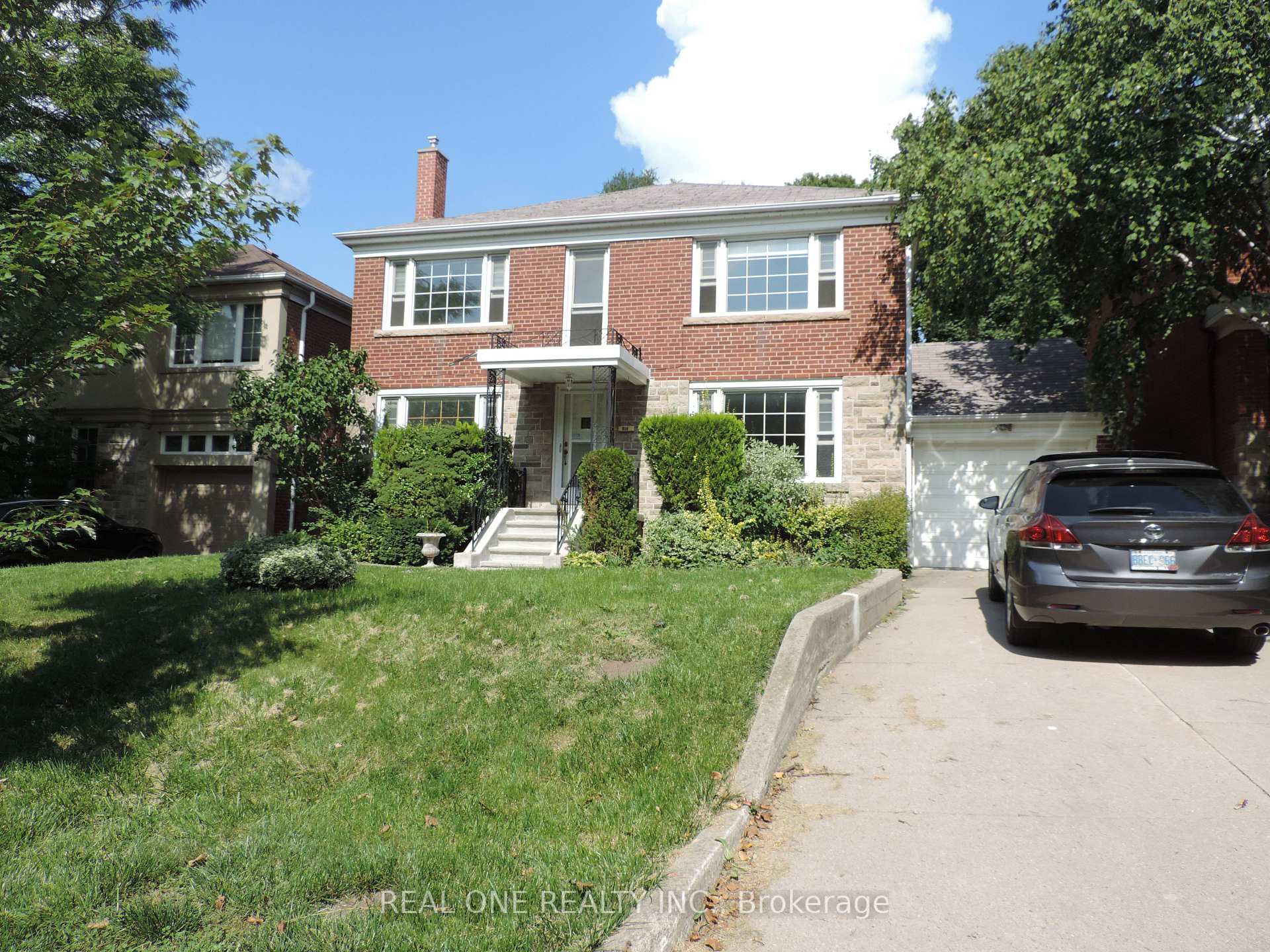 Front of 616 Briar Hill Avenue