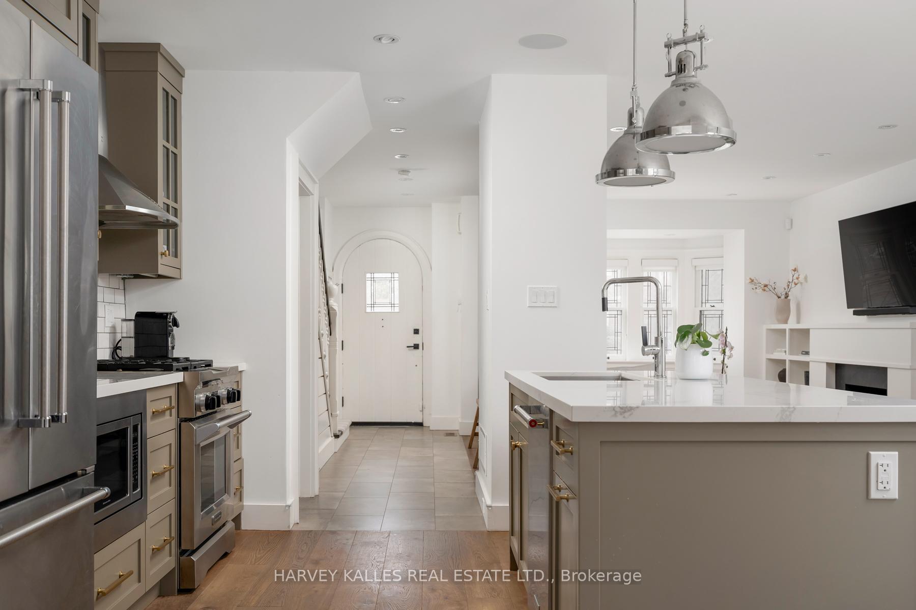 Photo 17 of 488 St. Clements Avenue, Toronto, Forest Hill North — HOMEH
