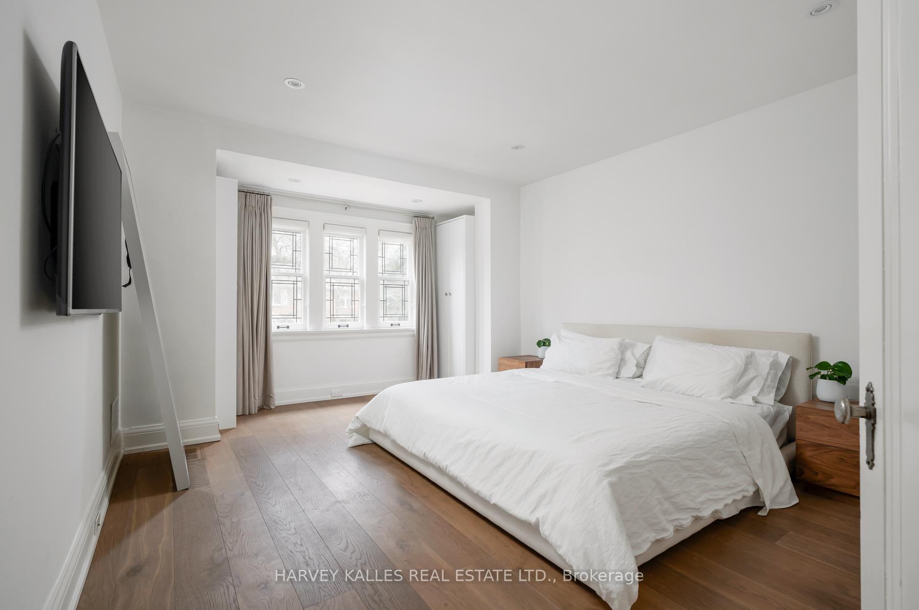 Photo 20 of 488 St. Clements Avenue, Toronto, Forest Hill North — HOMEH