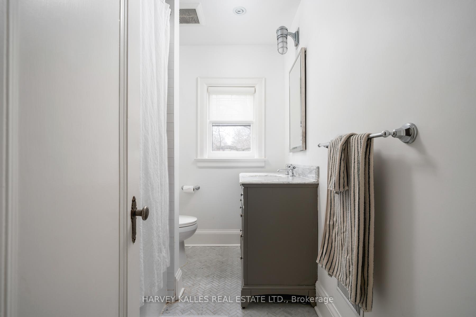 Photo 29 of 488 St. Clements Avenue, Toronto, Forest Hill North — HOMEH