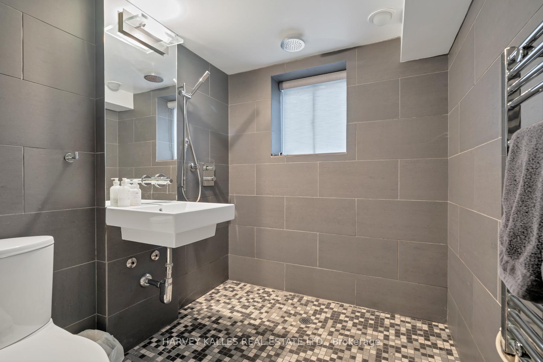 Photo 32 of 488 St. Clements Avenue, Toronto, Forest Hill North — HOMEH