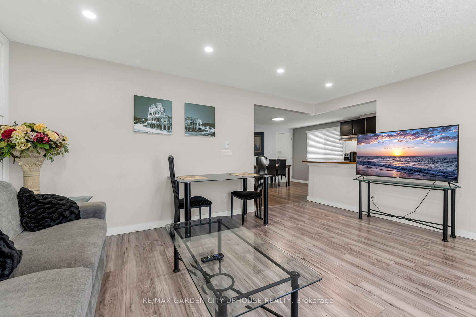 Photo 4 of Unit Main, 3 Commerford Street, Thorold, Confederation Heights — HOMEH