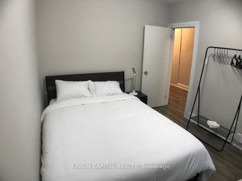 Photo 7 of 58 Centre Avenue, Toronto, University — HOMEH