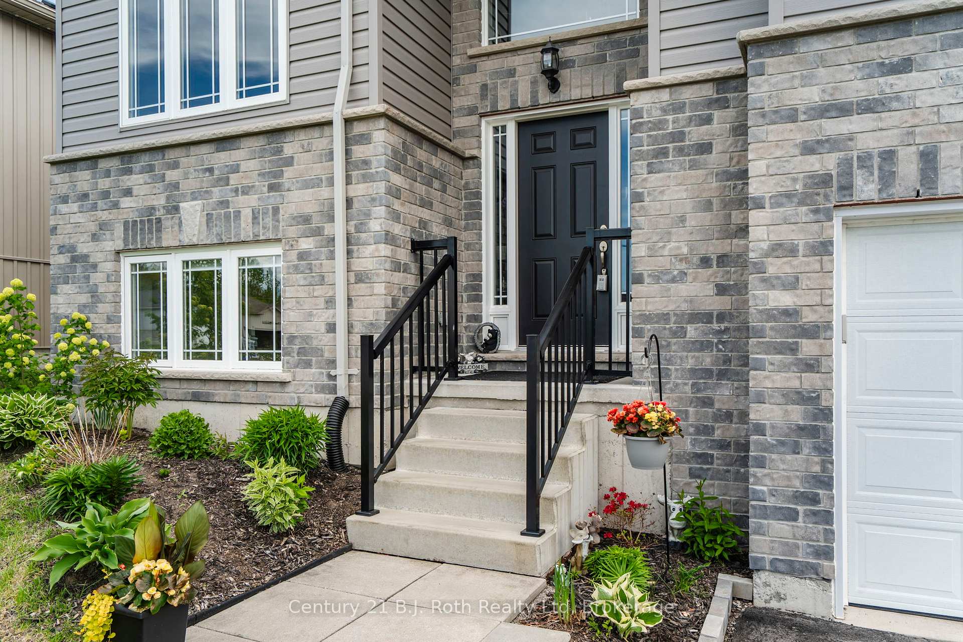 Photo 3 of 21 Ralph Dalton Boulevard, Tay, Victoria Harbour — HOMEH
