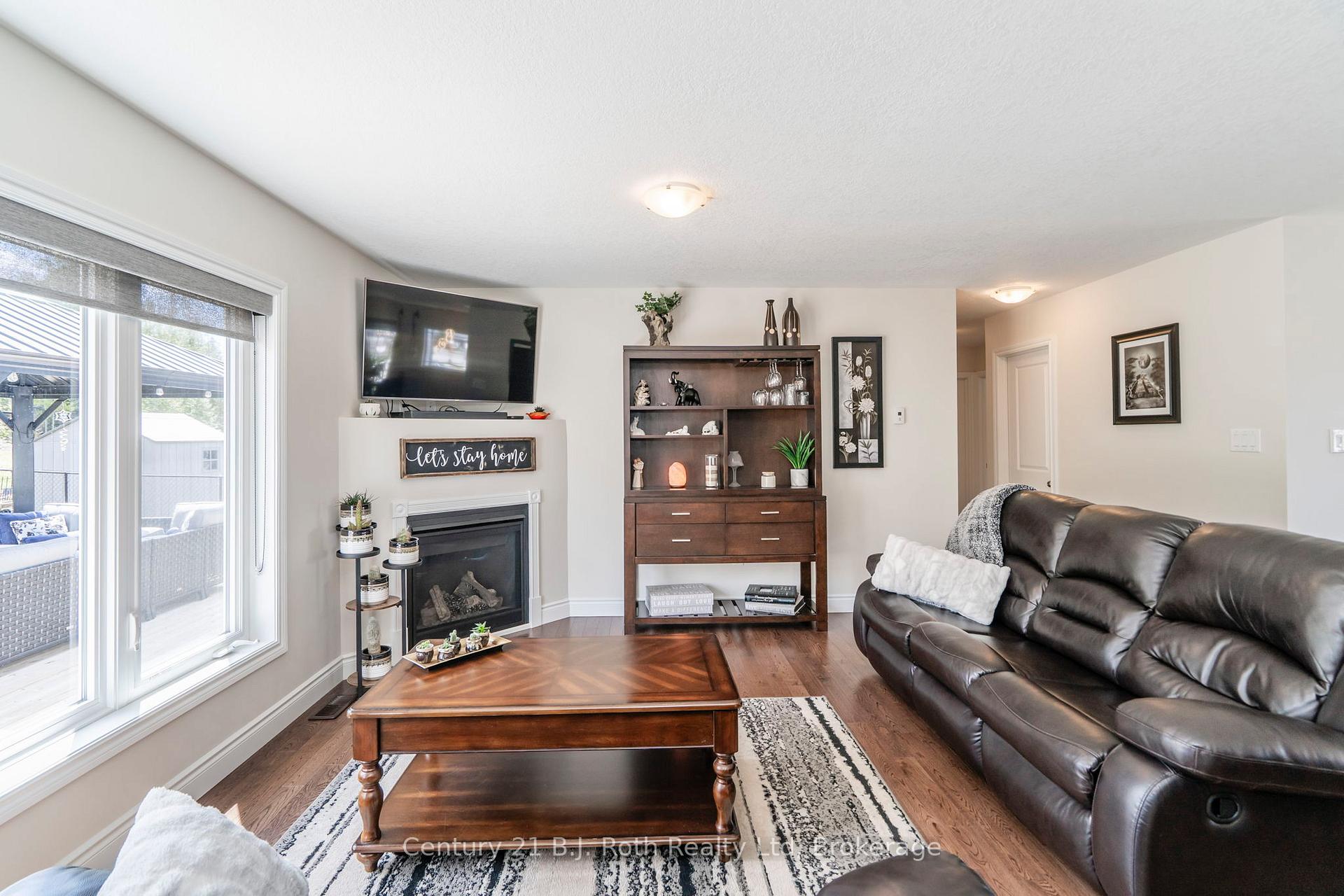 Photo 13 of 21 Ralph Dalton Boulevard, Tay, Victoria Harbour — HOMEH