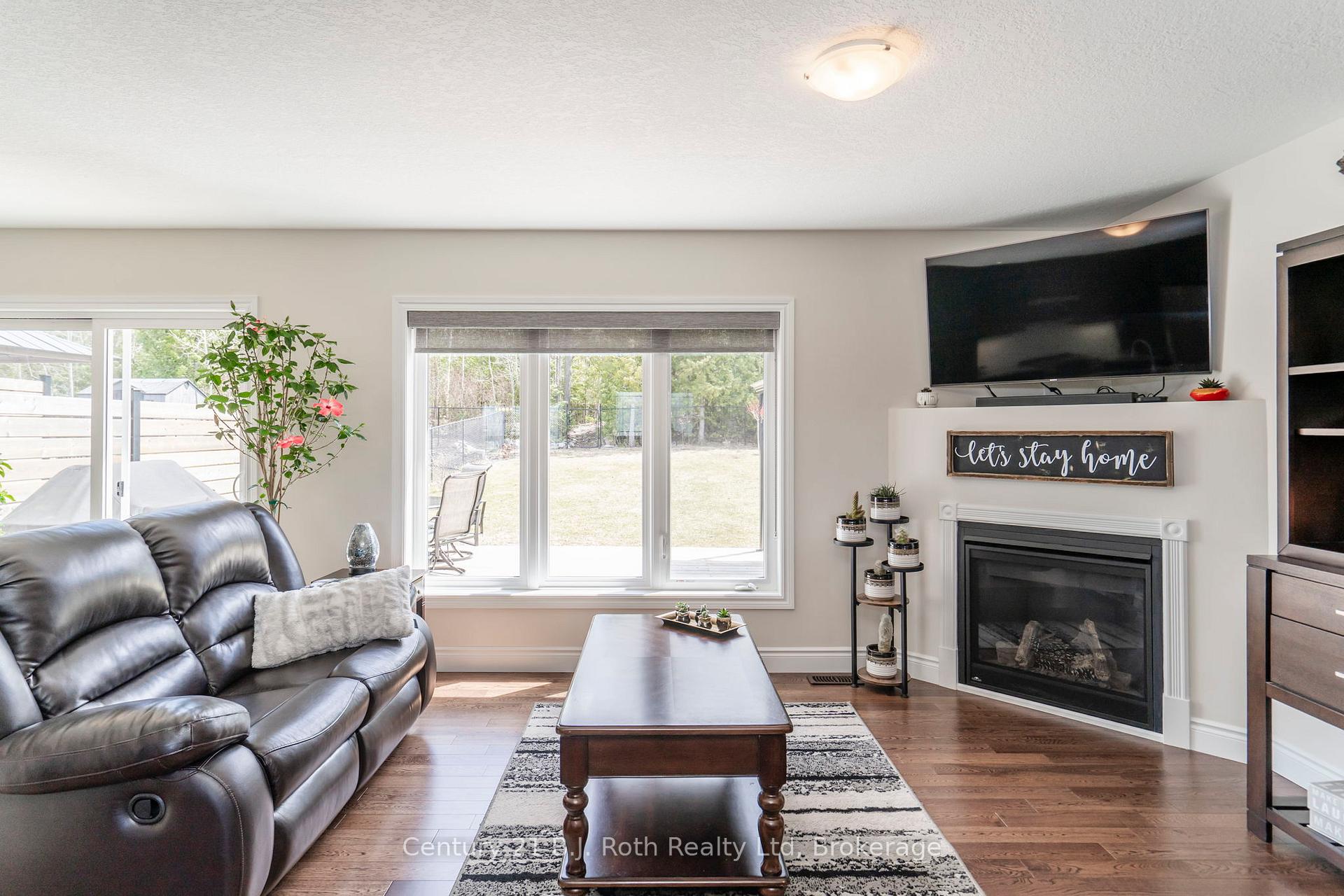 Photo 15 of 21 Ralph Dalton Boulevard, Tay, Victoria Harbour — HOMEH