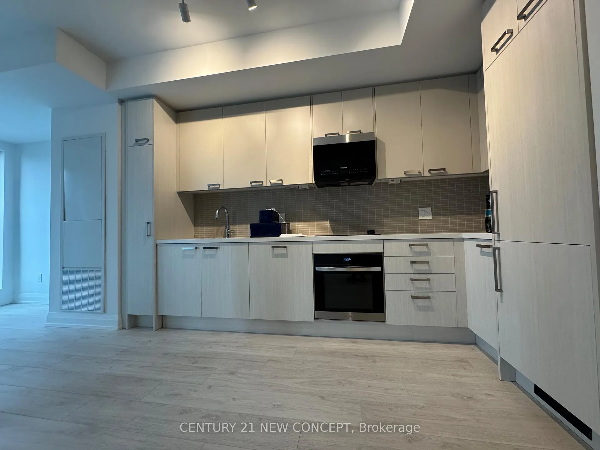 Front of Unit 2109, 20 Soudan Avenue