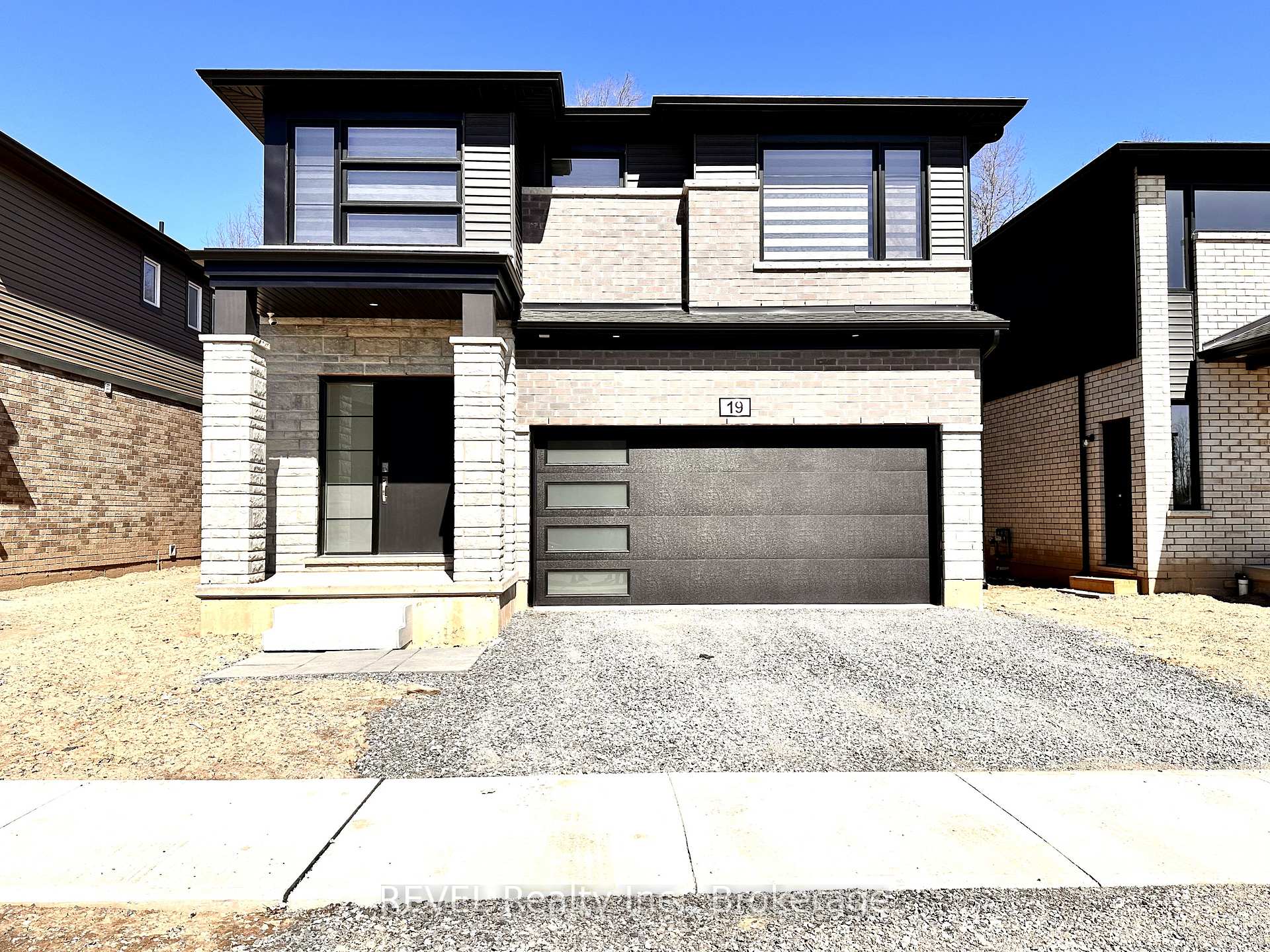 Front of Unit UPPER, 19 Willson Drive