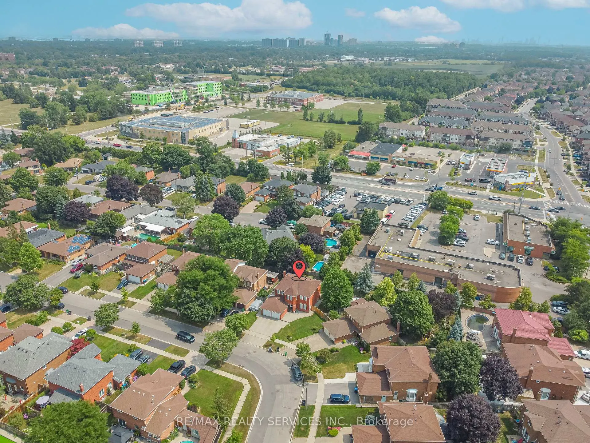 Photo 4 of 29 Leneck Avenue, Brampton, Northwood Park — HOMEH