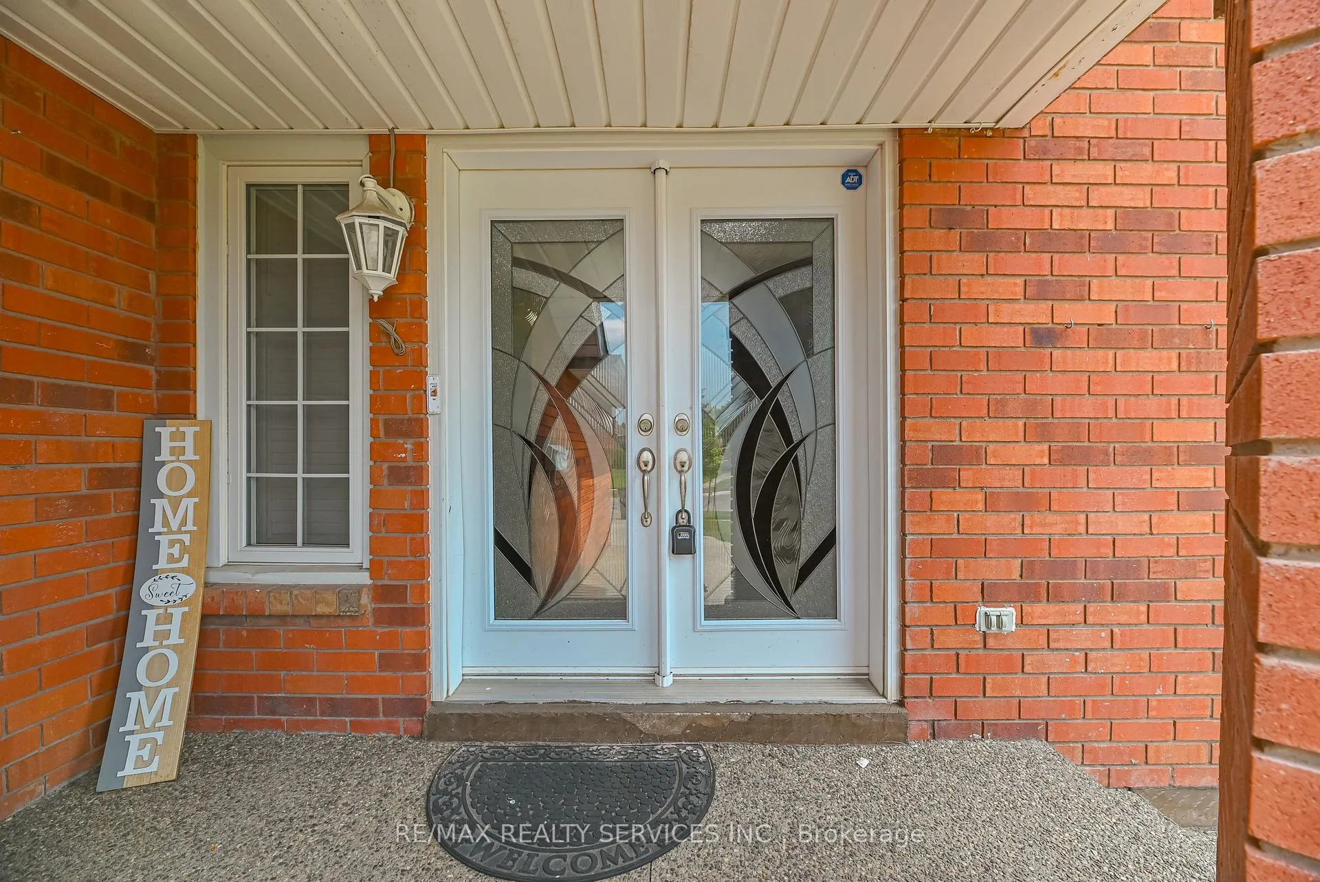Photo 5 of 29 Leneck Avenue, Brampton, Northwood Park — HOMEH