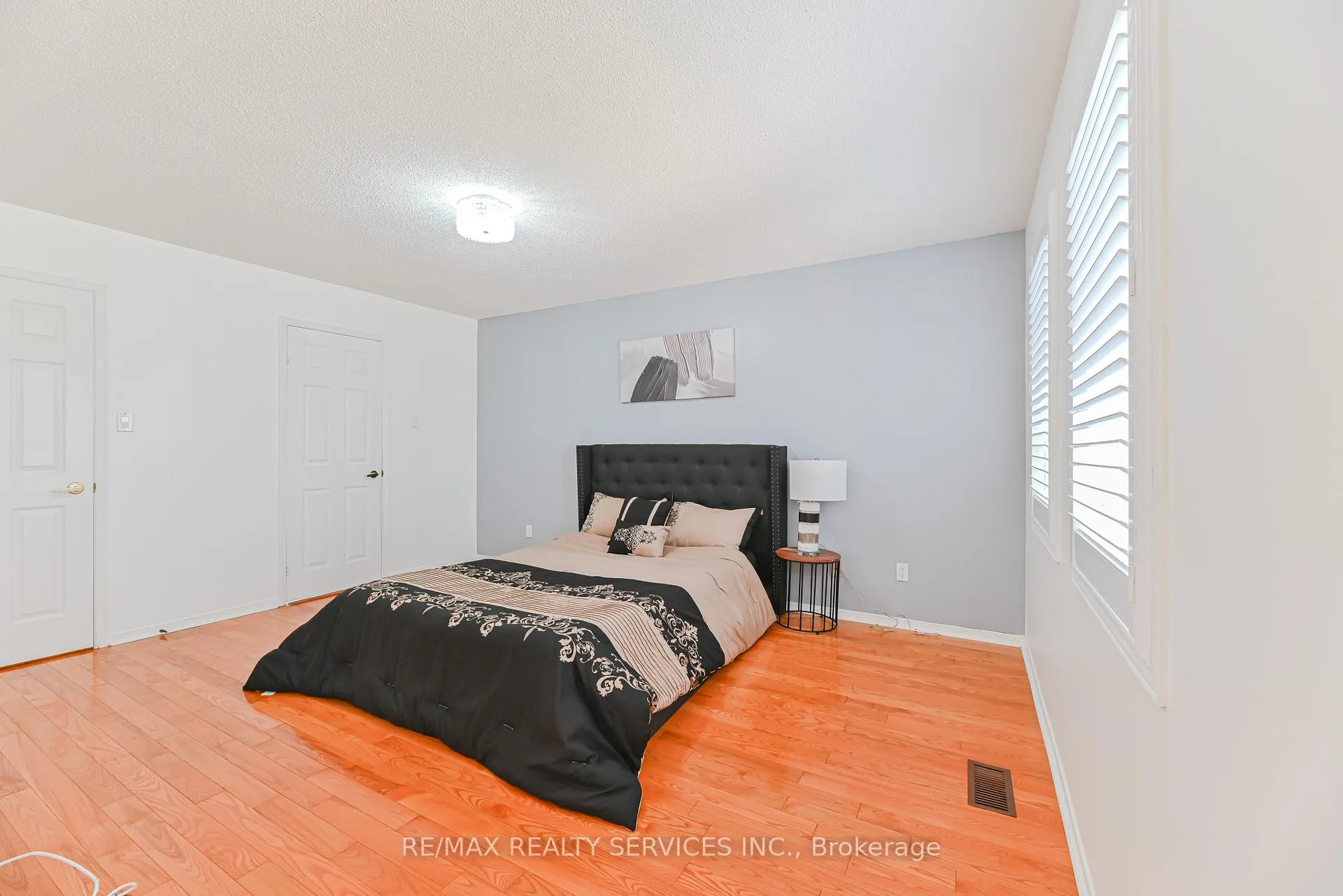 Photo 22 of 29 Leneck Avenue, Brampton, Northwood Park — HOMEH