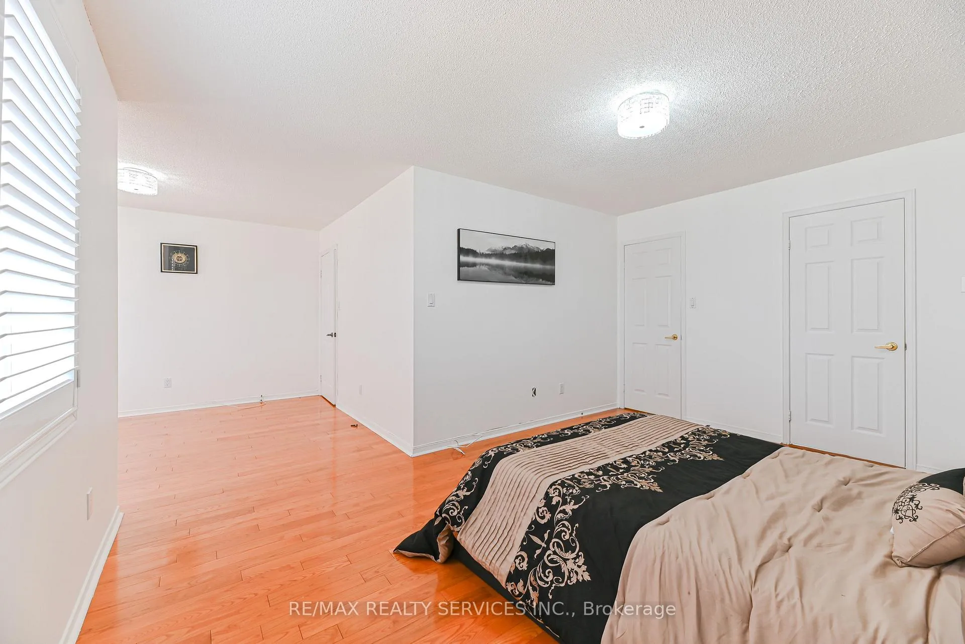 Photo 24 of 29 Leneck Avenue, Brampton, Northwood Park — HOMEH