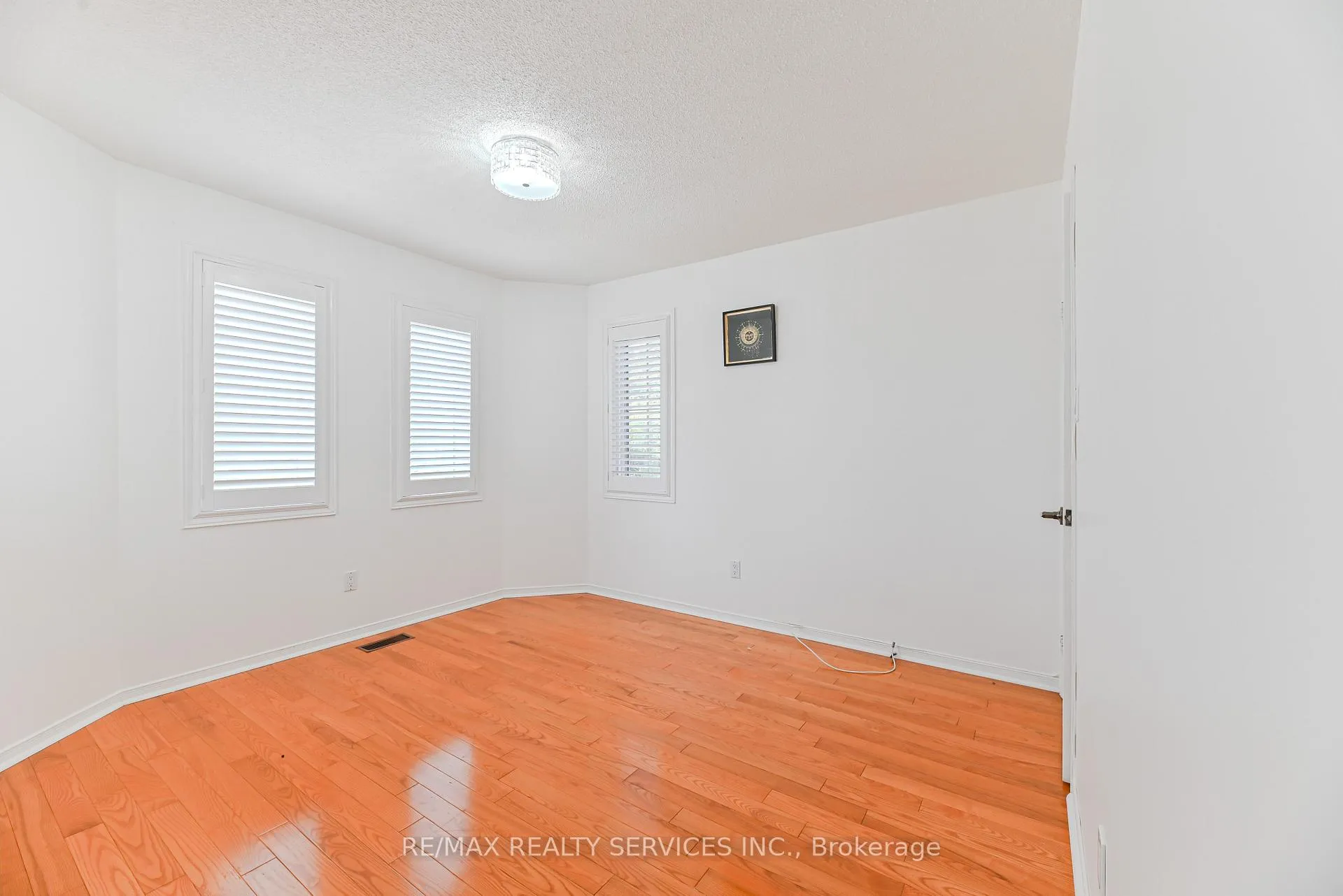 Photo 25 of 29 Leneck Avenue, Brampton, Northwood Park — HOMEH