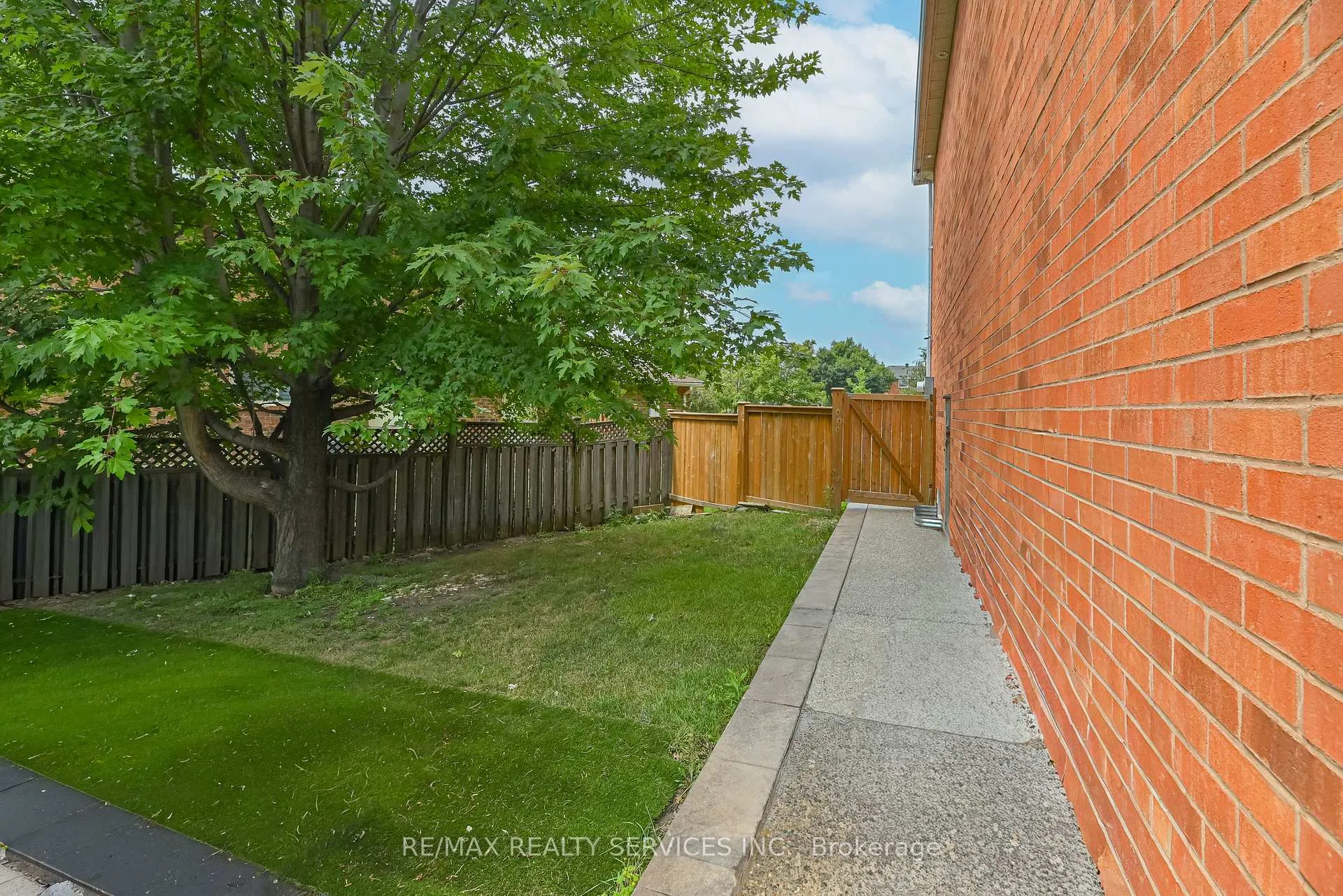 Photo 50 of 29 Leneck Avenue, Brampton, Northwood Park — HOMEH