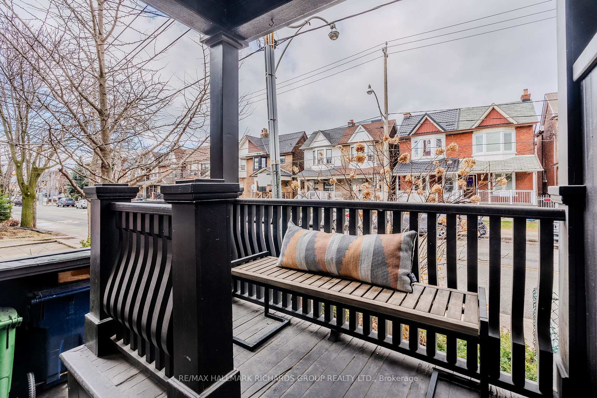 Photo 2 of 575 Lansdowne Avenue, Toronto, Dufferin Grove — HOMEH