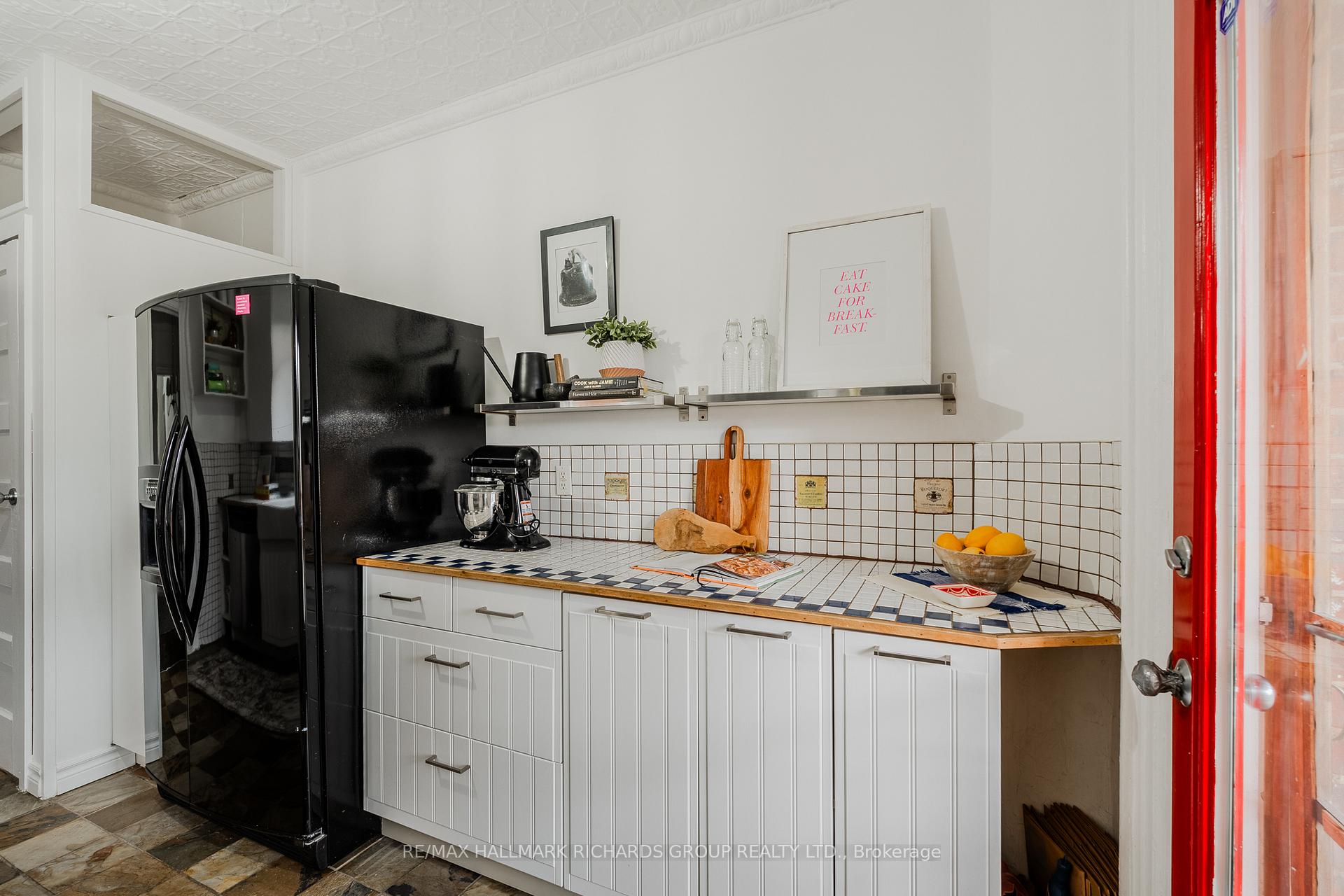 Photo 9 of 575 Lansdowne Avenue, Toronto, Dufferin Grove — HOMEH