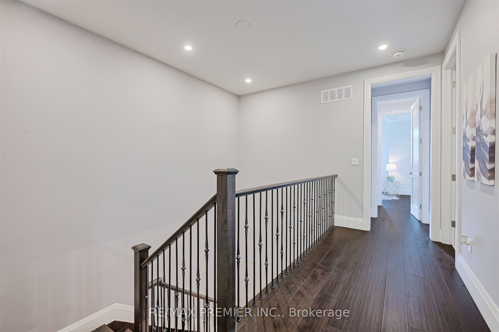 Photo 16 of 16 Leith Place, Toronto, Lawrence Park North — HOMEH