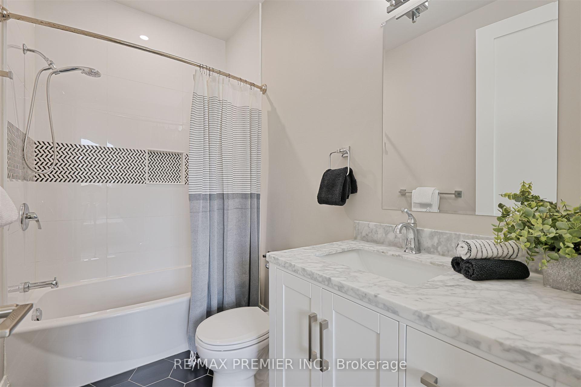 Photo 25 of 16 Leith Place, Toronto, Lawrence Park North — HOMEH