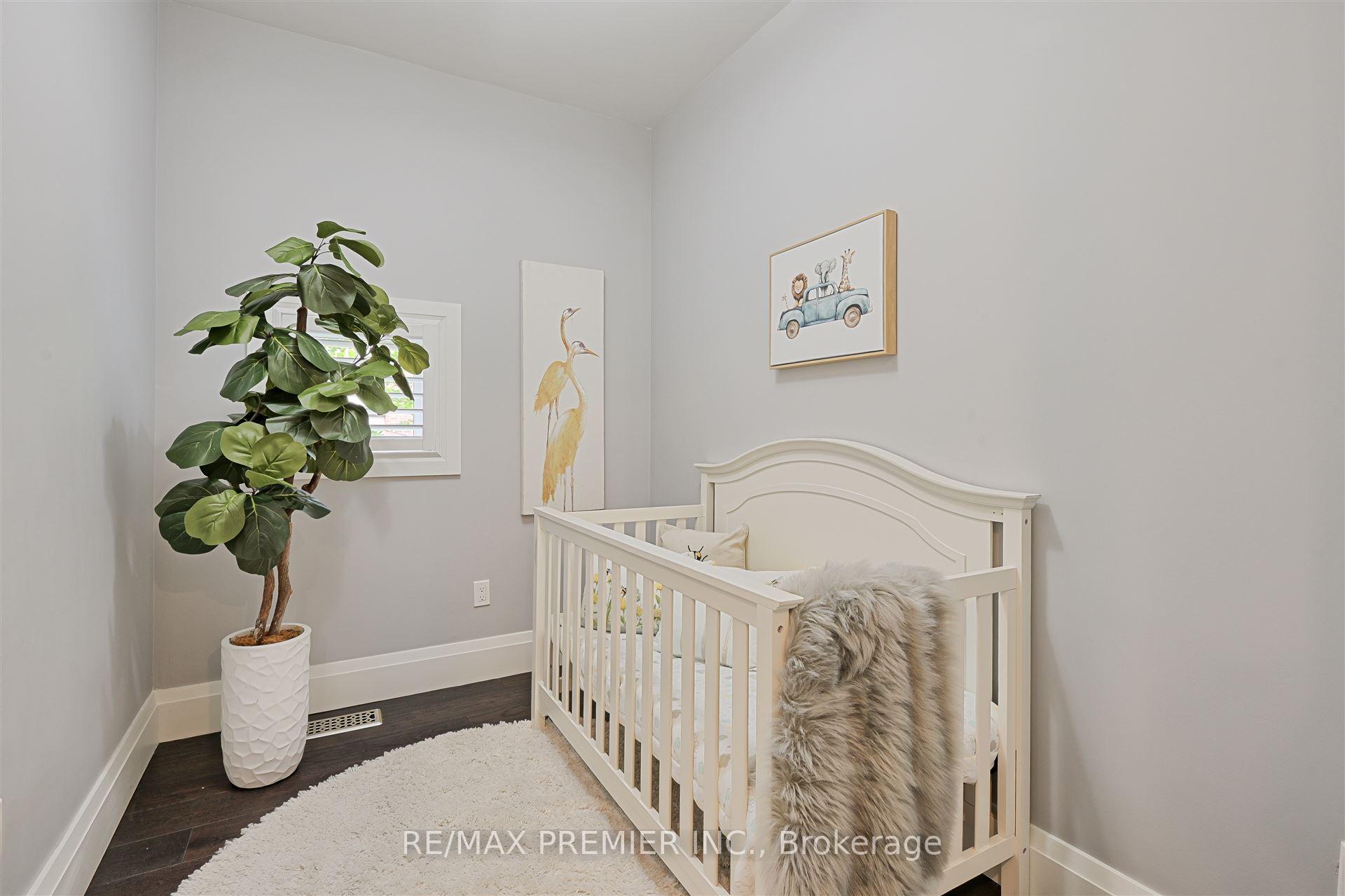 Photo 29 of 16 Leith Place, Toronto, Lawrence Park North — HOMEH