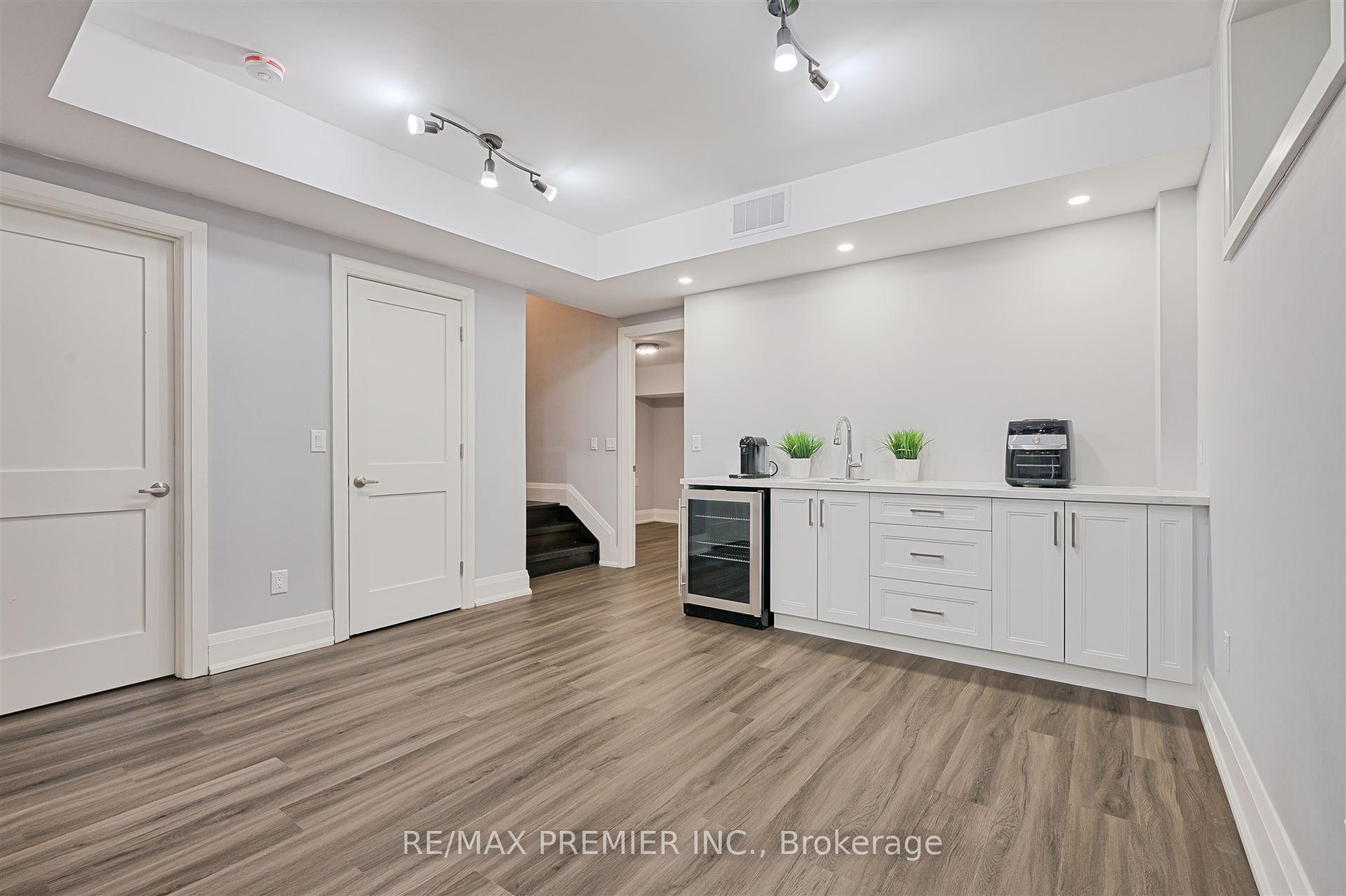 Photo 32 of 16 Leith Place, Toronto, Lawrence Park North — HOMEH