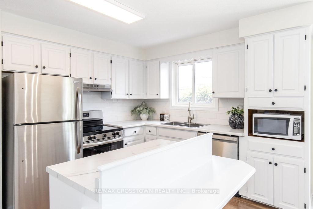 Photo 11 of 493 7th Avenue, Tay, Port McNicoll — HOMEH