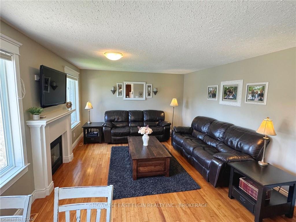 Photo 7 of 6 Woodvale Drive, Thames Centre, Dorchester — HOMEH
