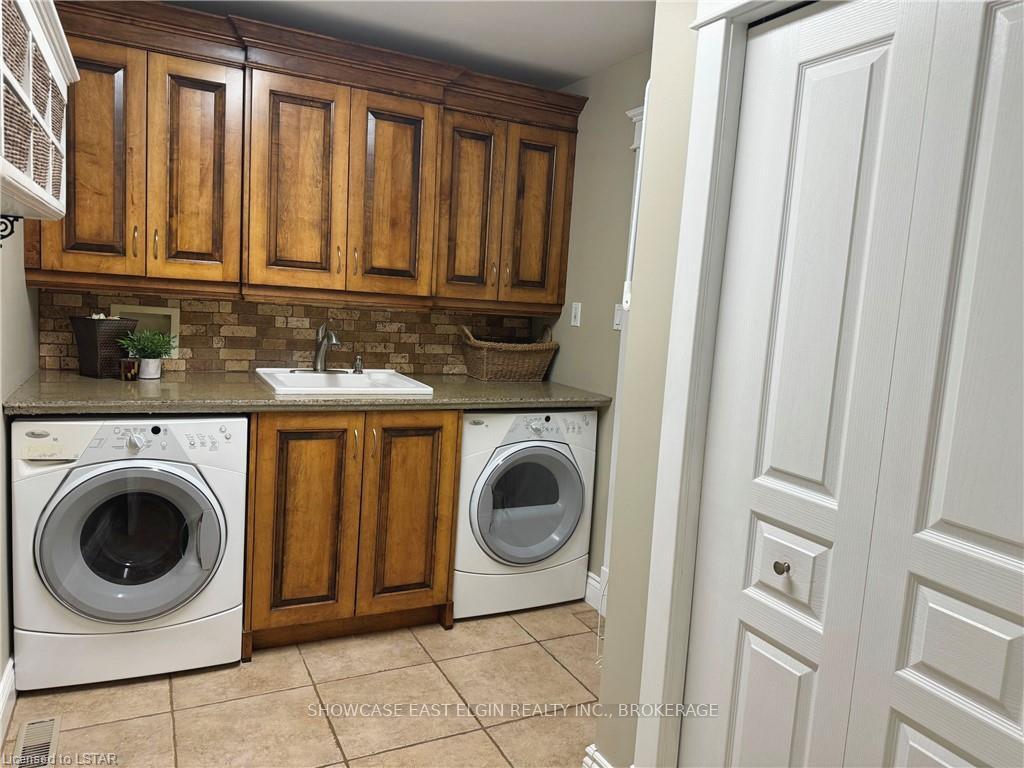 Photo 13 of 6 Woodvale Drive, Thames Centre, Dorchester — HOMEH