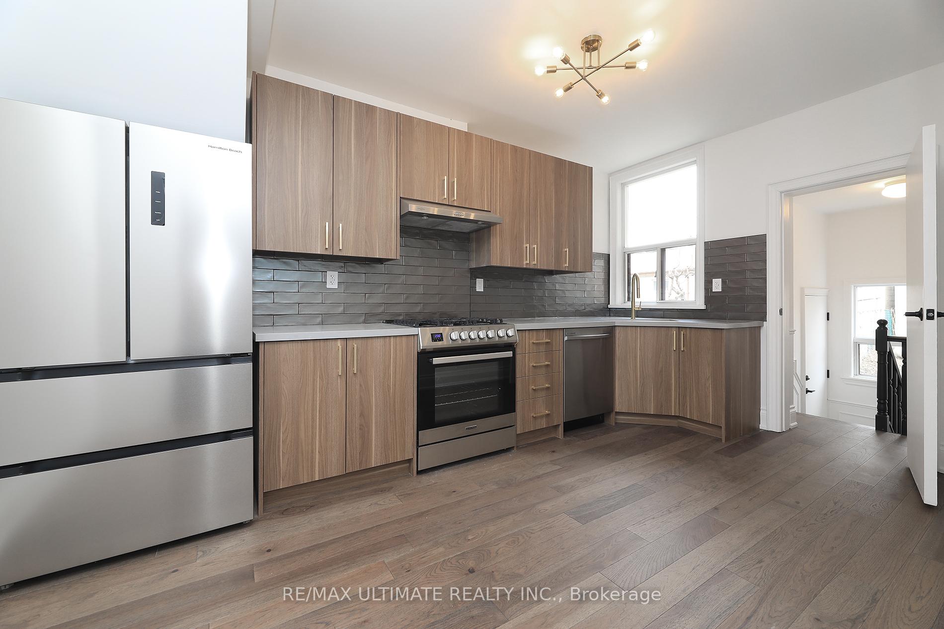 Photo 10 of 161 Concord Avenue, Toronto, Palmerston-Little Italy — HOMEH