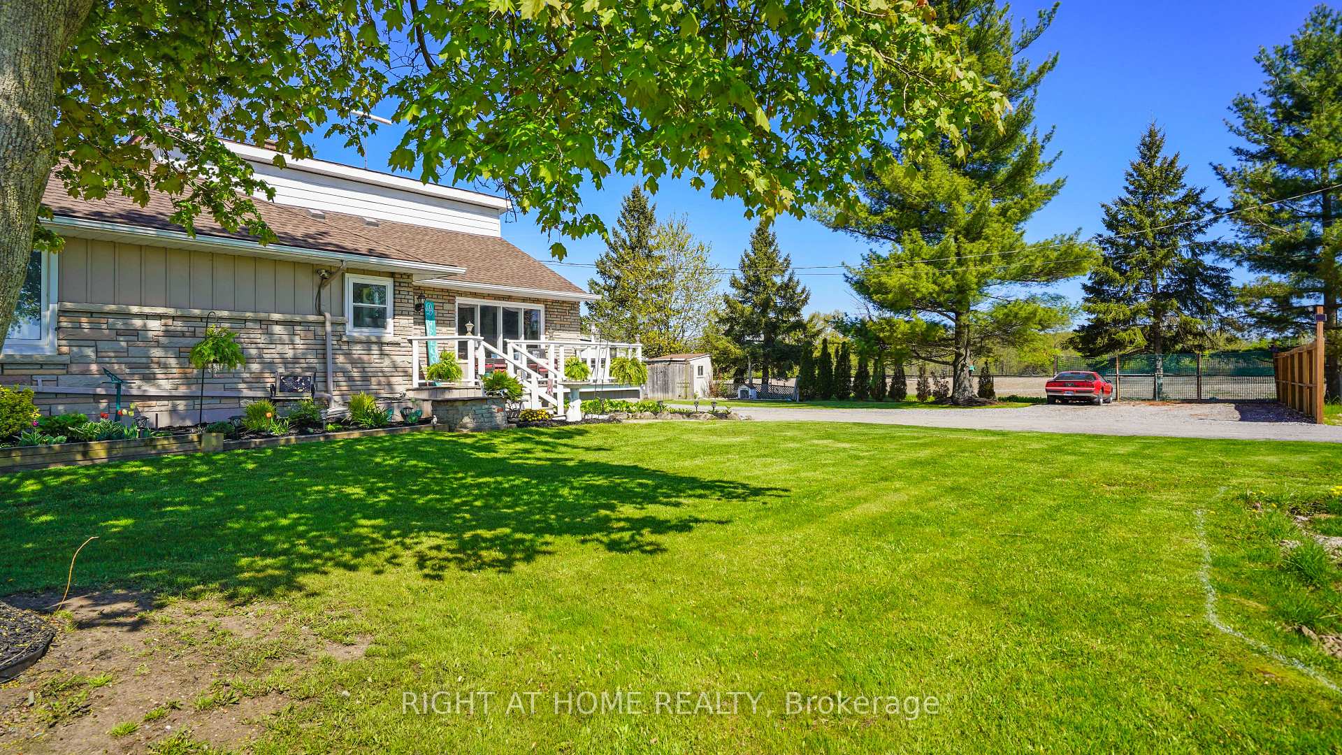 Photo 2 of 1407 Kottmeier Road, Thorold, Hurricane/Merrittville — HOMEH