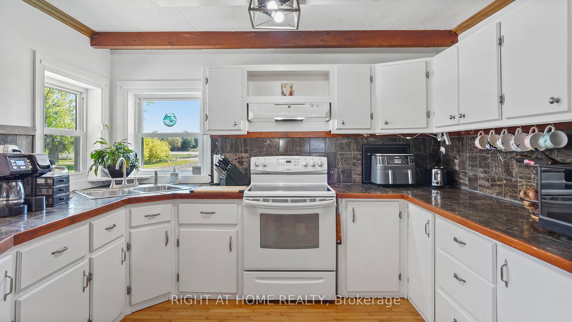 Photo 7 of 1407 Kottmeier Road, Thorold, Hurricane/Merrittville — HOMEH