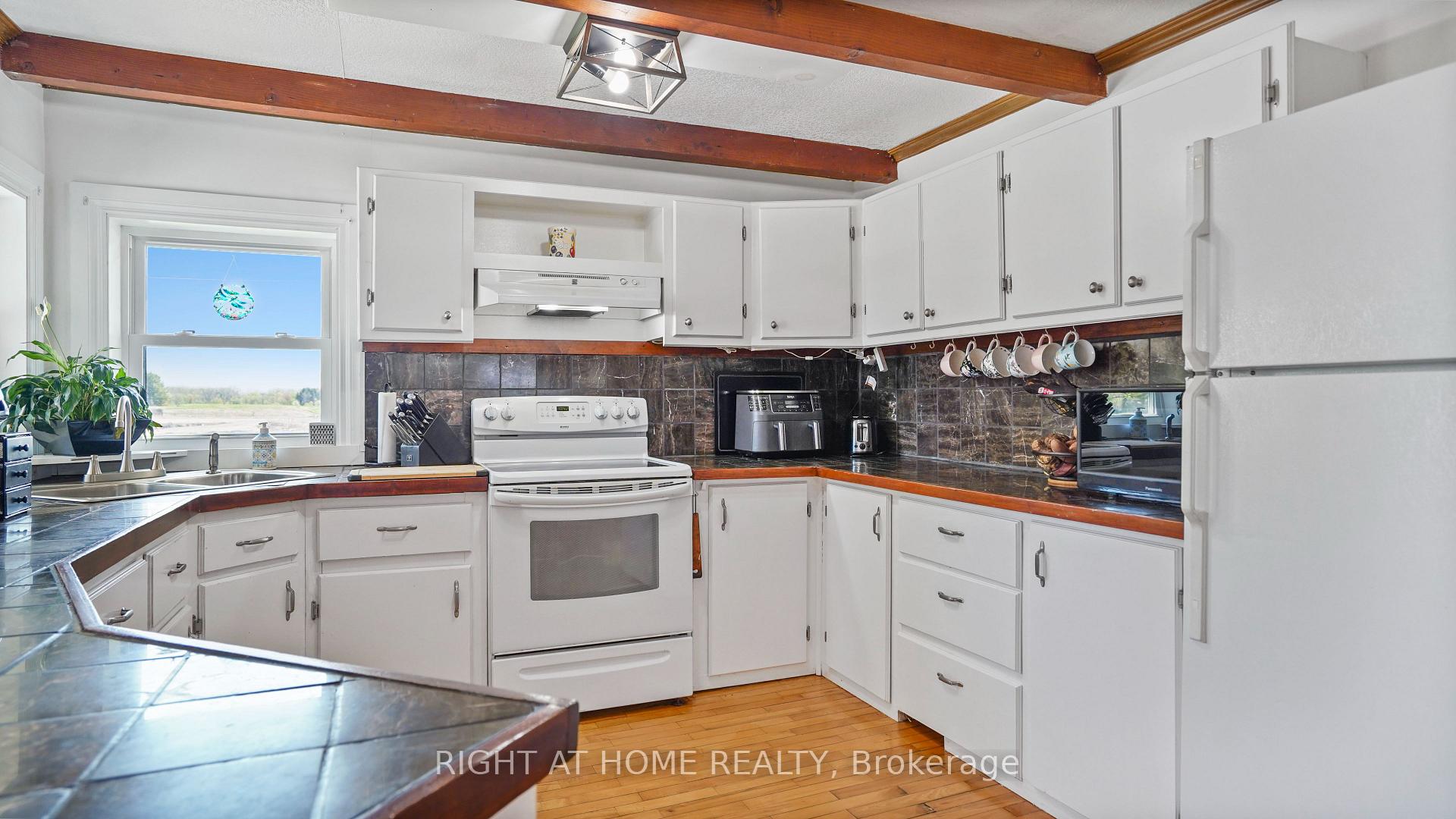 Photo 8 of 1407 Kottmeier Road, Thorold, Hurricane/Merrittville — HOMEH