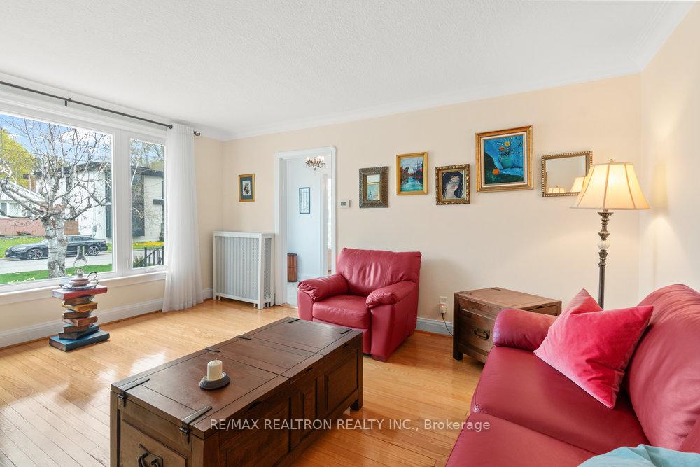 Photo 9 of 35 Kirkland Boulevard, Toronto, Englemount-Lawrence — HOMEH