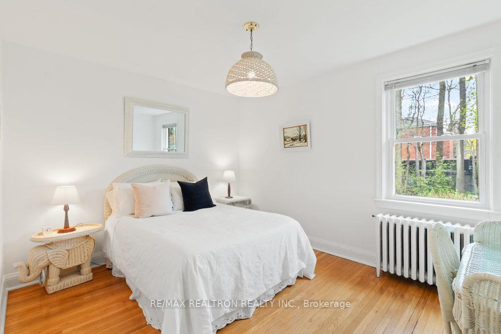 Photo 16 of 35 Kirkland Boulevard, Toronto, Englemount-Lawrence — HOMEH