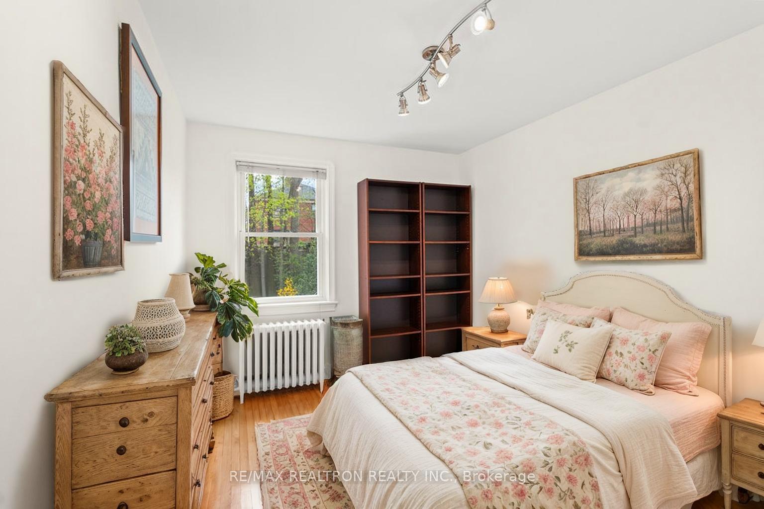 Photo 18 of 35 Kirkland Boulevard, Toronto, Englemount-Lawrence — HOMEH