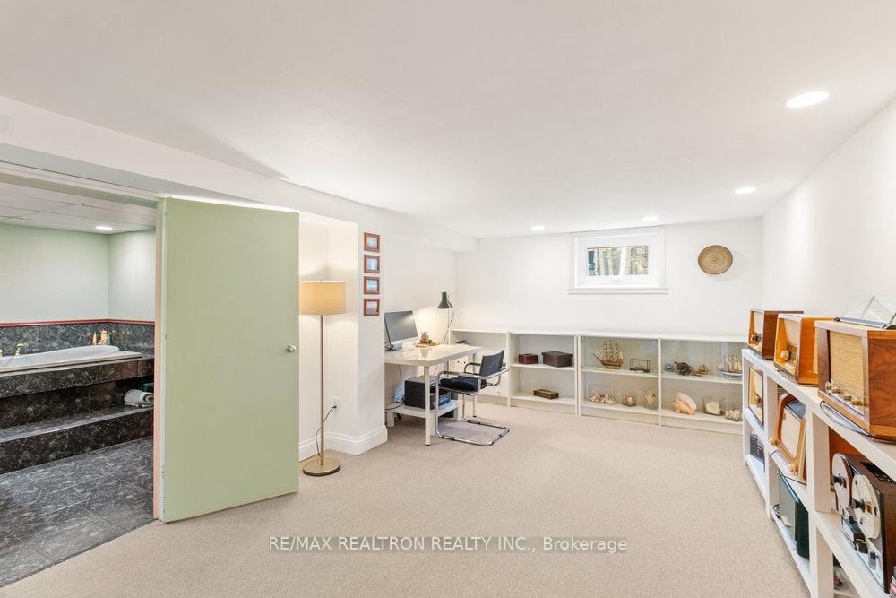 Photo 22 of 35 Kirkland Boulevard, Toronto, Englemount-Lawrence — HOMEH