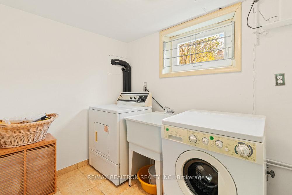 Photo 23 of 35 Kirkland Boulevard, Toronto, Englemount-Lawrence — HOMEH
