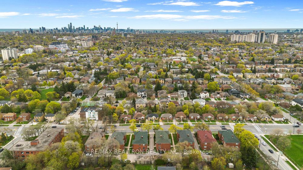 Photo 35 of 35 Kirkland Boulevard, Toronto, Englemount-Lawrence — HOMEH