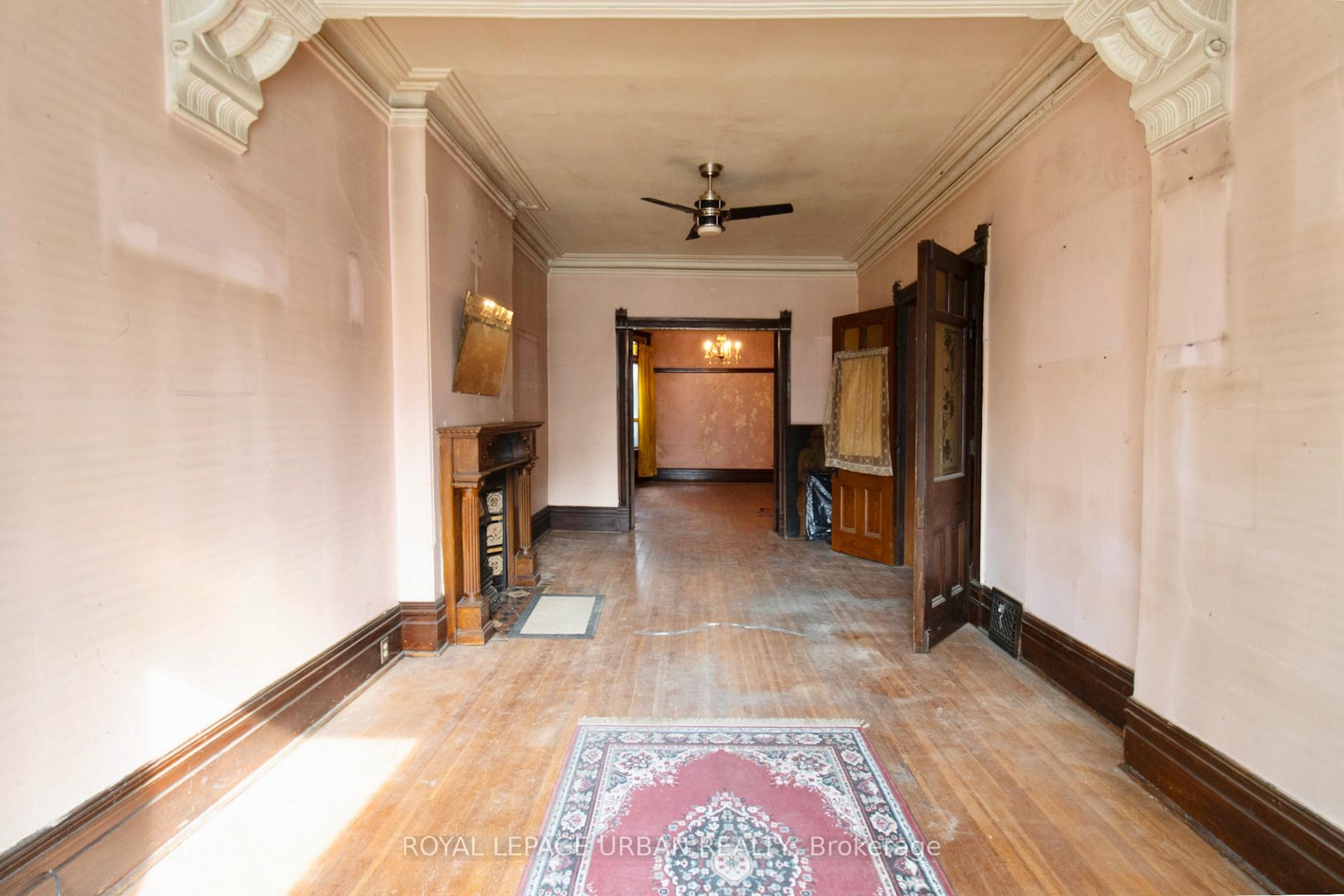 Photo 11 of 95 Crawford Street, Toronto, Niagara — HOMEH