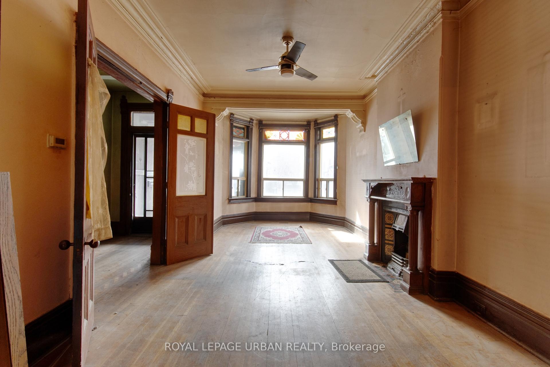 Photo 15 of 95 Crawford Street, Toronto, Niagara — HOMEH