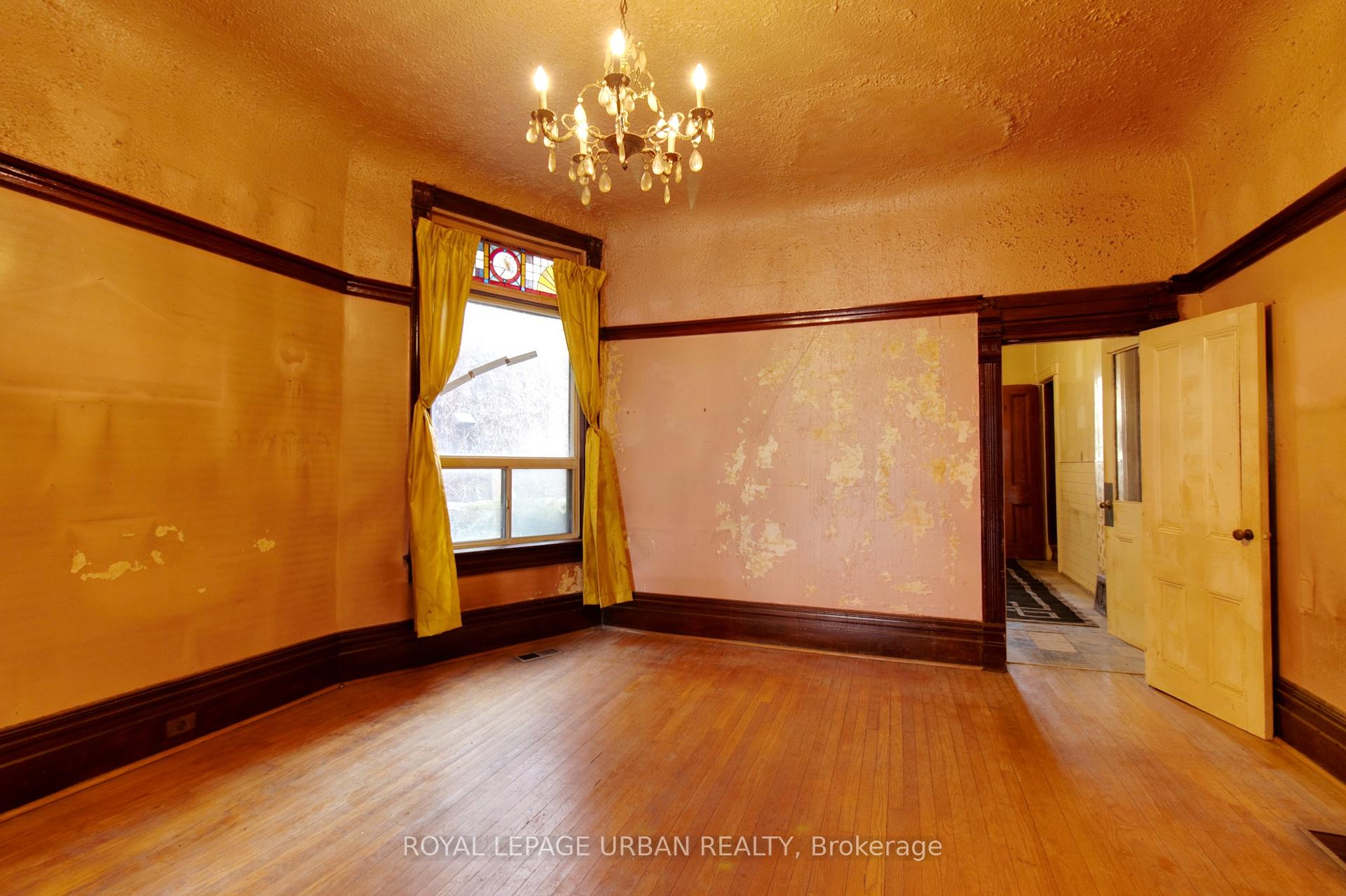 Photo 16 of 95 Crawford Street, Toronto, Niagara — HOMEH