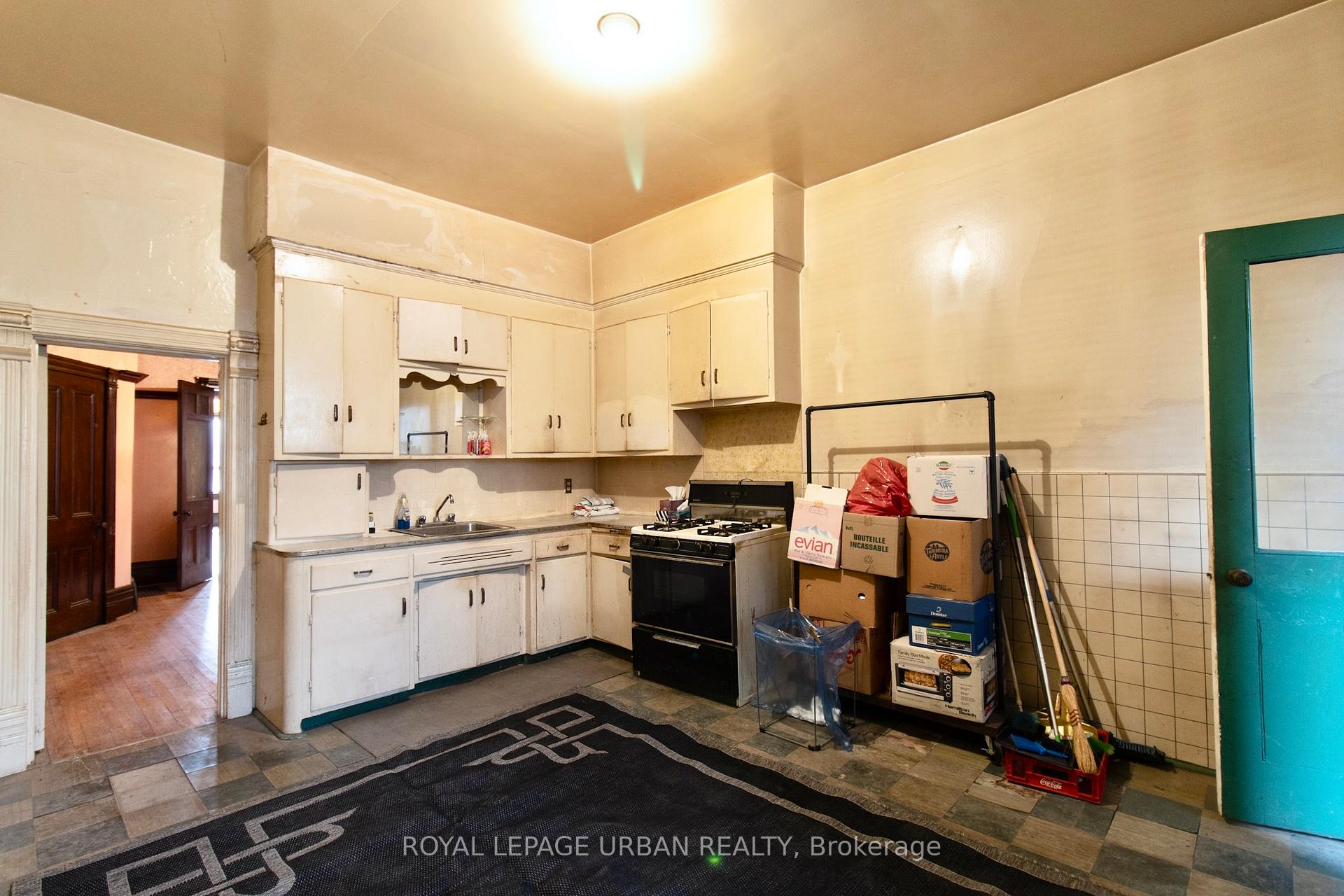 Photo 20 of 95 Crawford Street, Toronto, Niagara — HOMEH